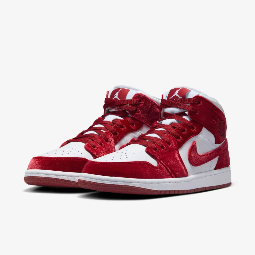 Air Jordan 1 Mid SE Red Velvet Vermelho